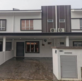 Puncak Alam 4 Room Double Storey House for 12pax